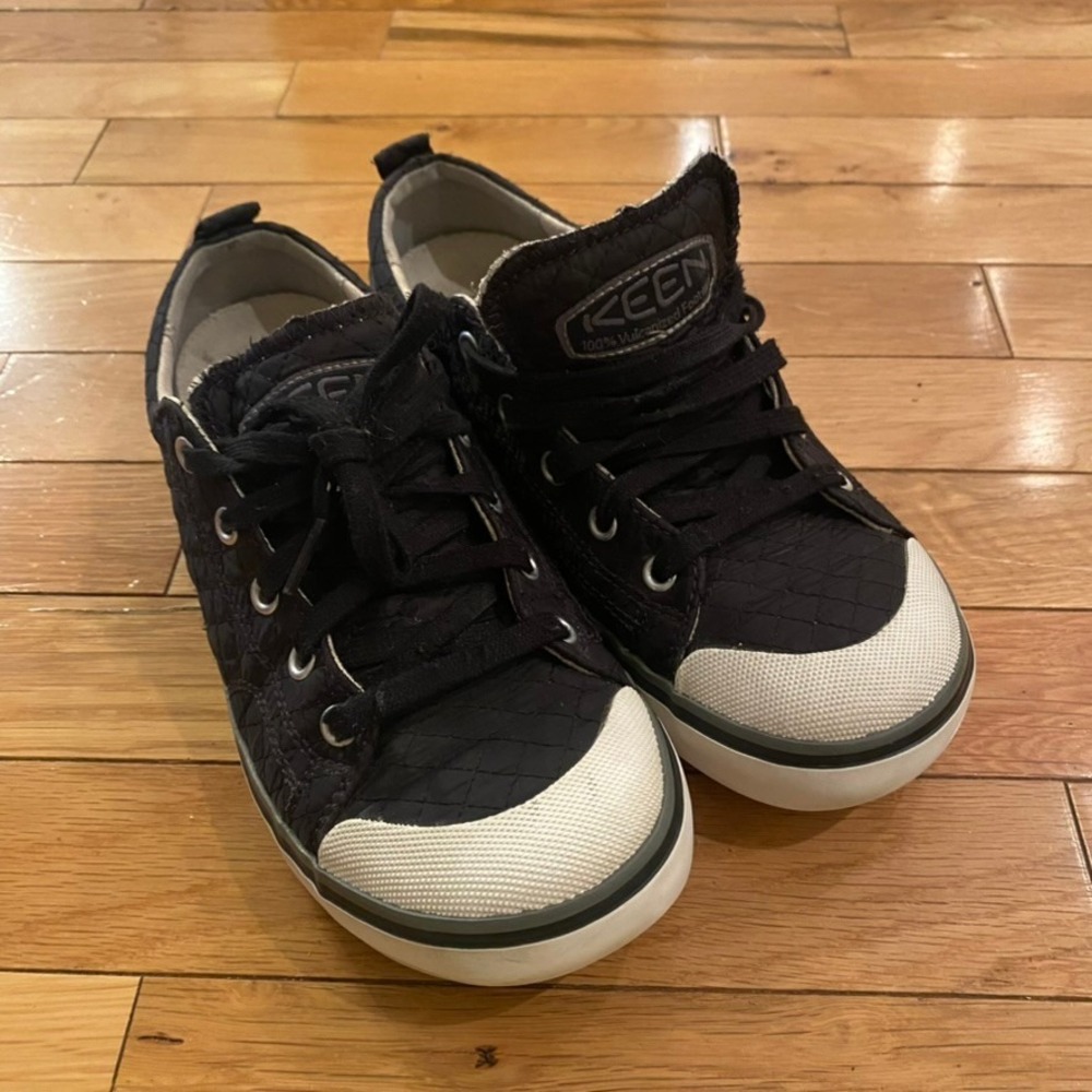 Keen Elsa II Crochet Black Lace Up Quilted Walking Women's US Size 7.5‎ EU 38